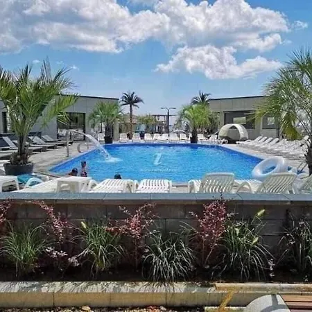 Front - Pool & ナボダリ