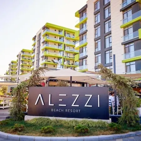 Apartment Front - Pool & *
